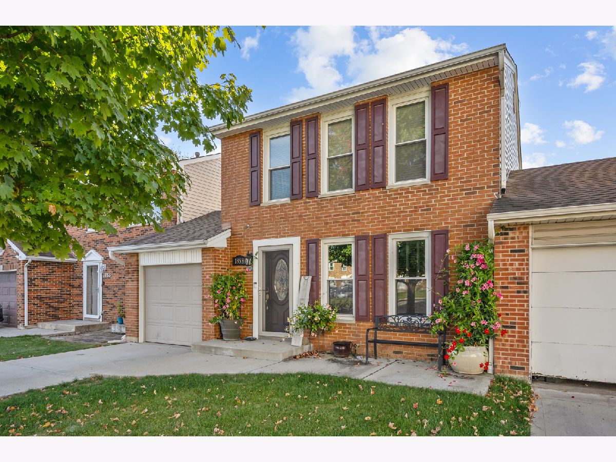 Townhomes & Homes For Sale Spring Valley Carol Stream Illinois, 1353 Portsmouth Court