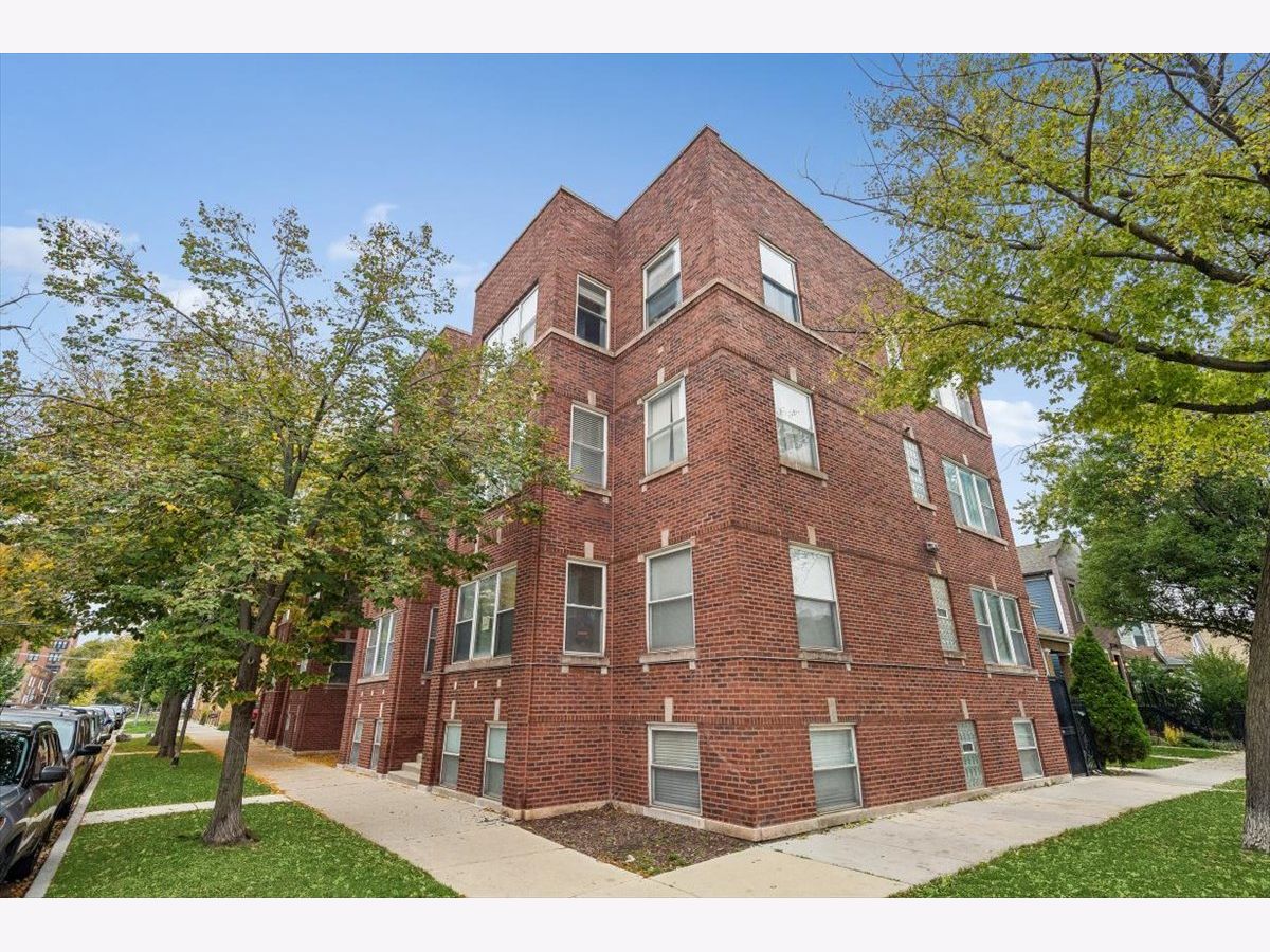  For Sale Chicago Illinois, 3110 Belle Plaine Avenue