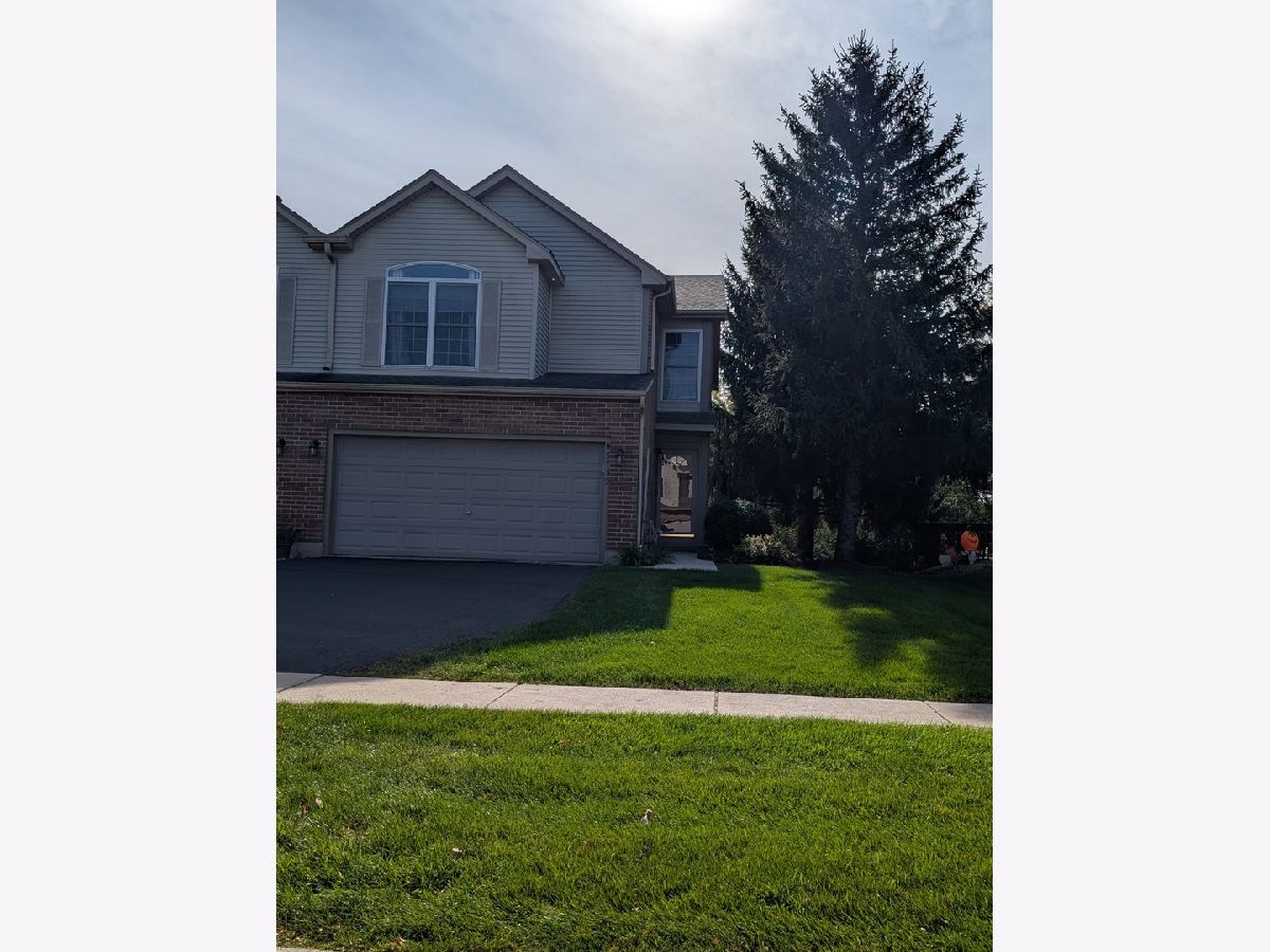 Townhomes & Condos & Homes For Sale Trails Of Boone Creek Mchenry Illinois, 5739 Fieldstone Trail