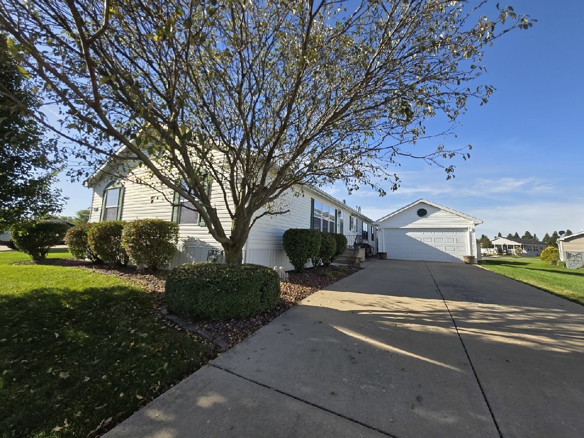 For Sale Manteno Illinois, 928 Holly Drive