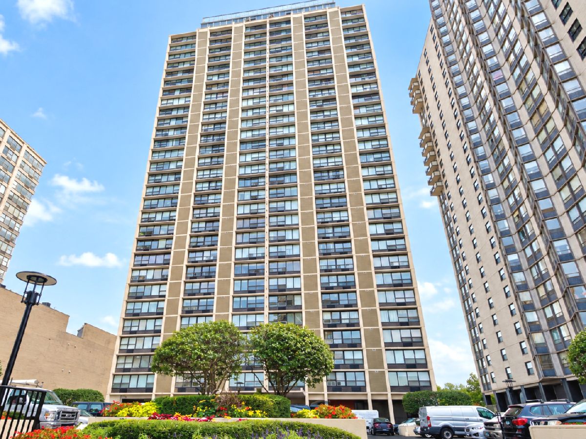  For Sale Chicago Illinois, 5733 Sheridan Road