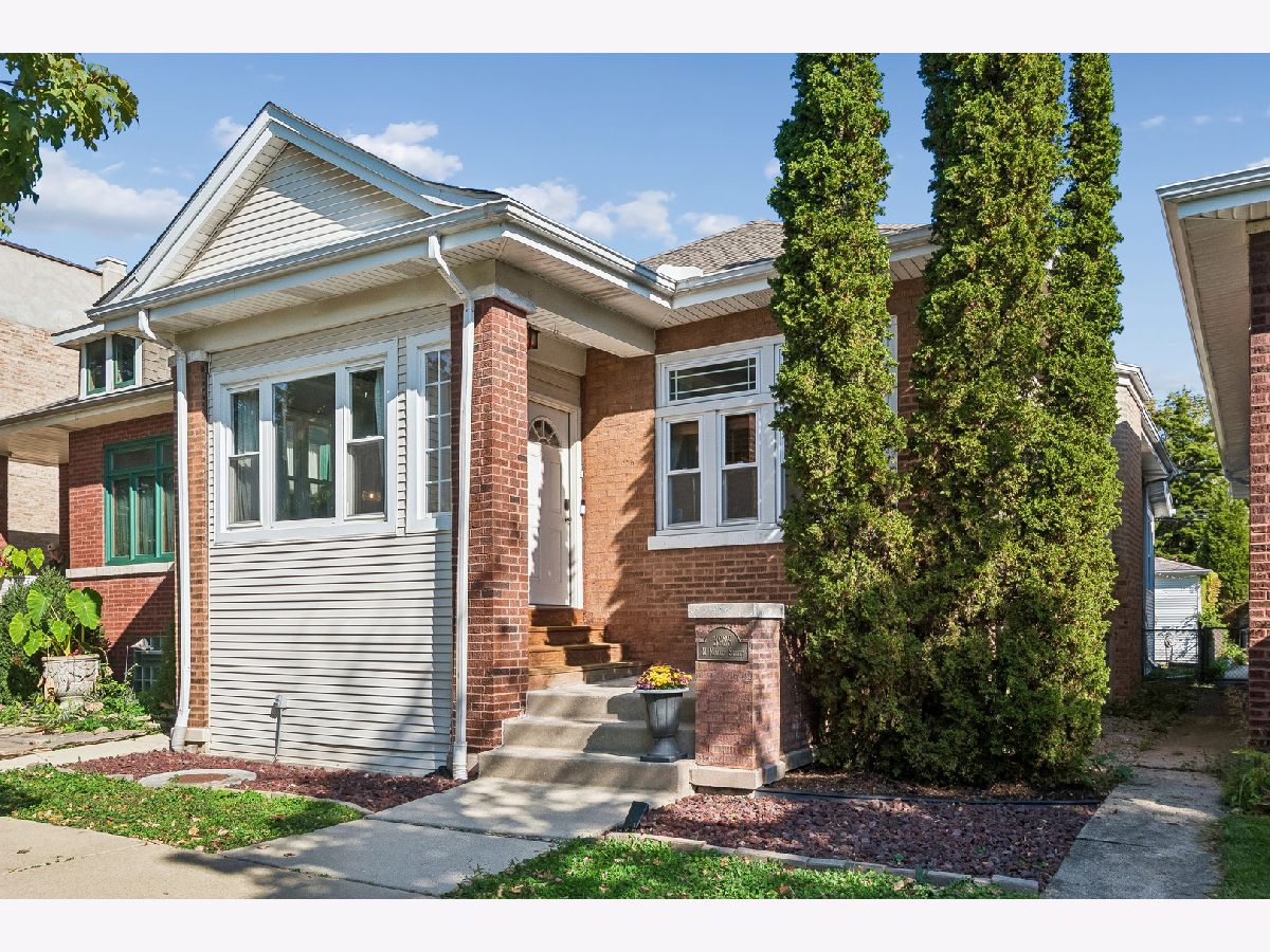  For Sale Chicago Illinois, 3923 Mozart Street
