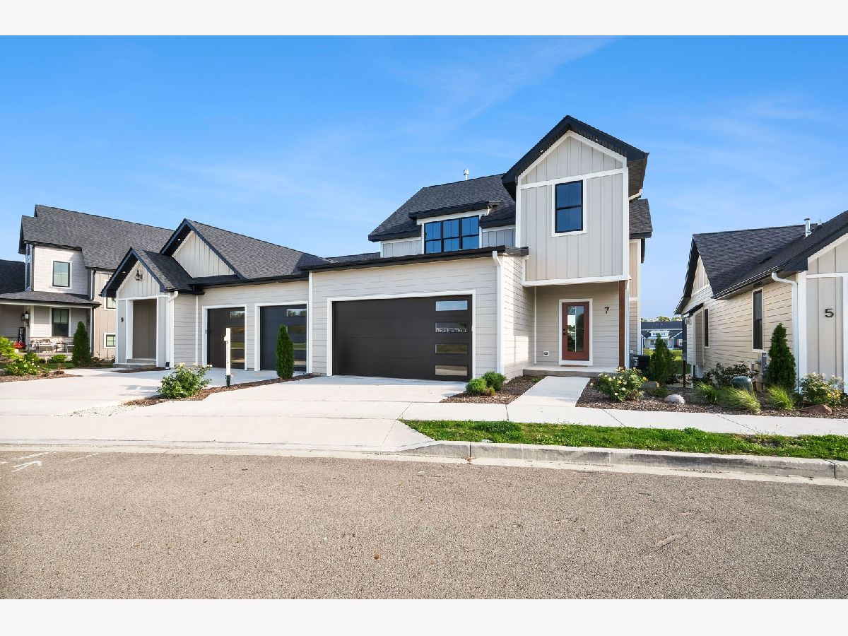 Homes & Condos & Townhomes For Sale Heritage Harbor Ottawa Illinois, 7 Beech Tree Place