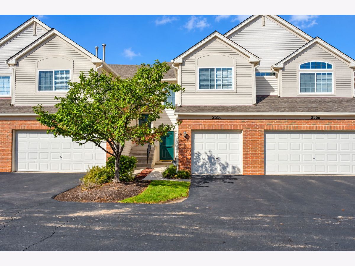  For Sale South Elgin Illinois, 255 Thornwood Way