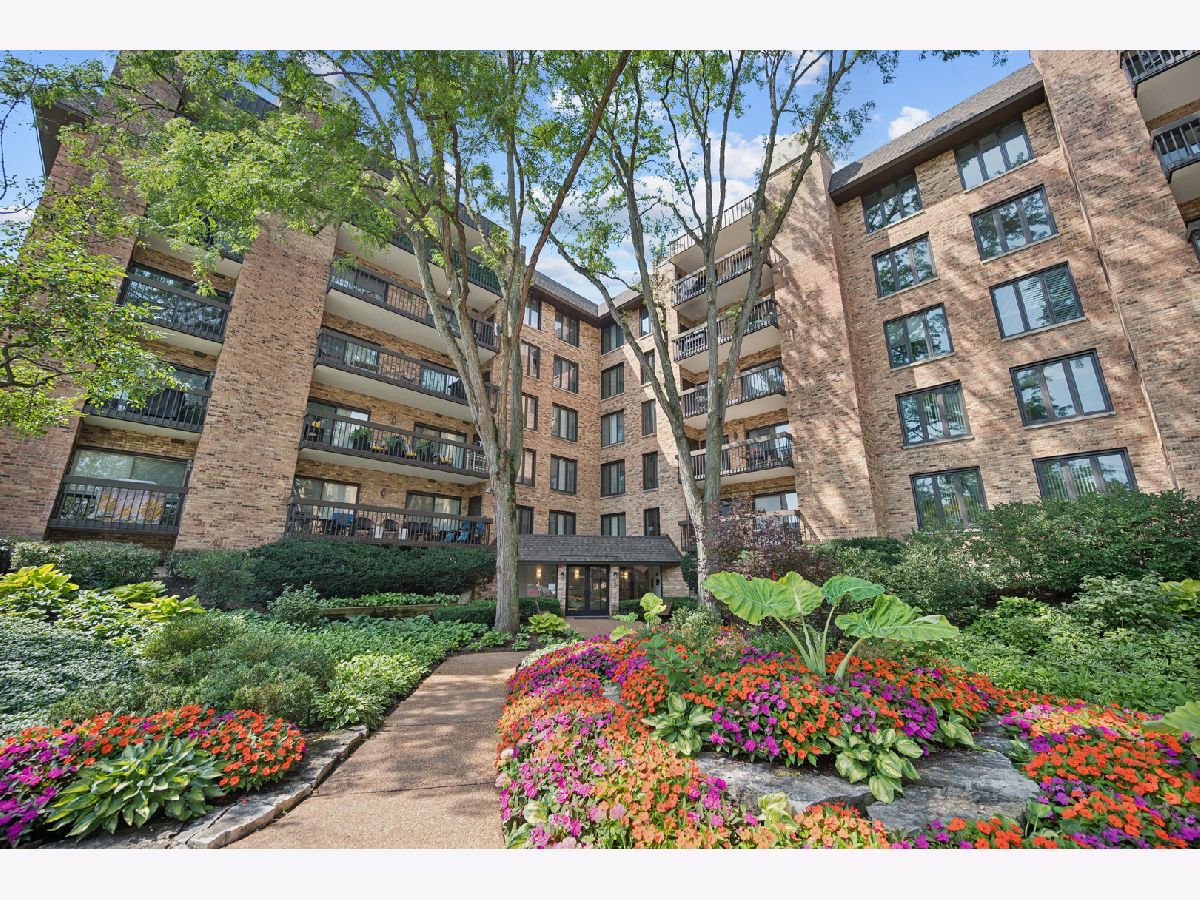  For Sale Northbrook Illinois, 1740 Mission Hills Road