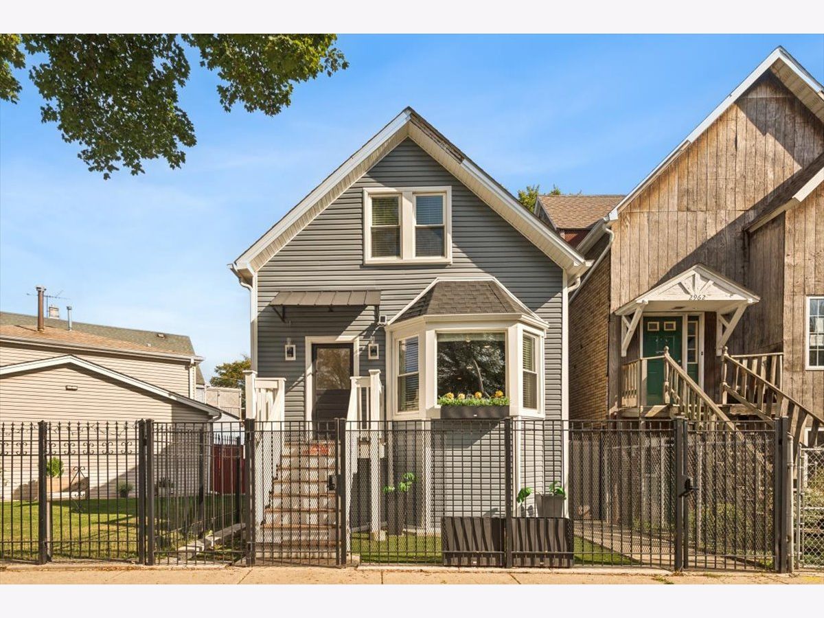  For Sale Chicago Illinois, 2966 Nelson Street