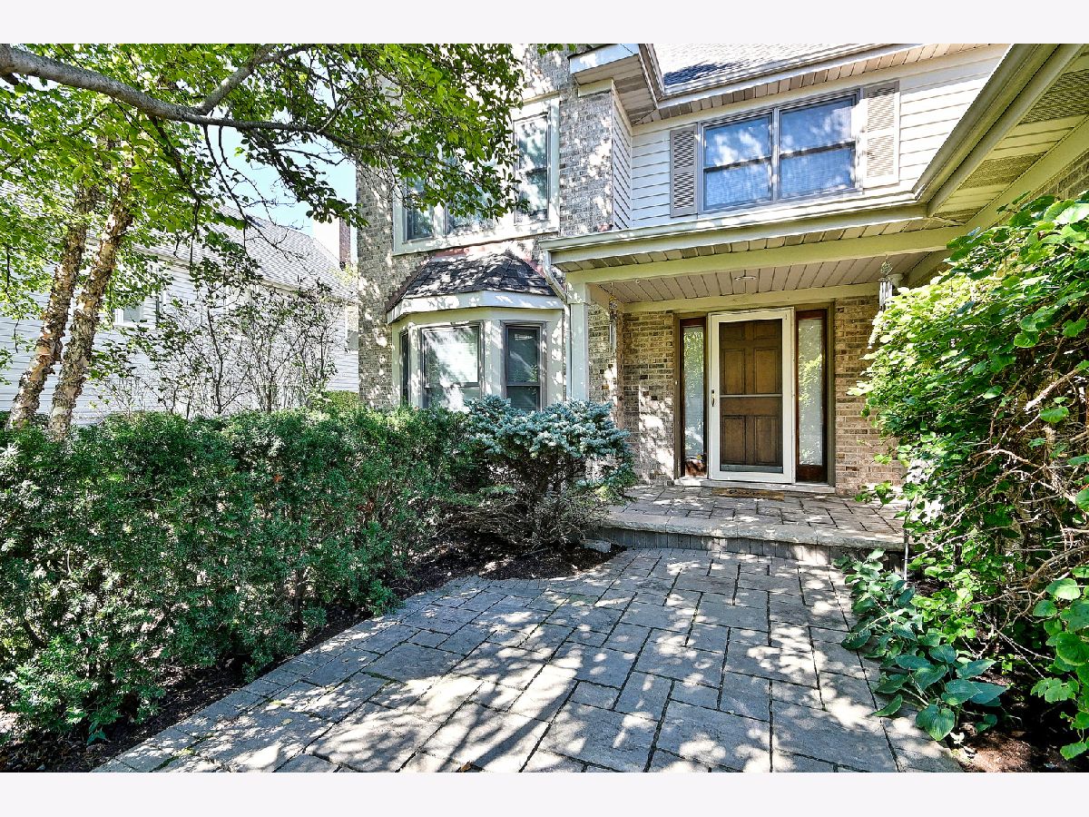 Homes For Sale Amberleigh Buffalo Grove Illinois, 462 Thorndale Drive
