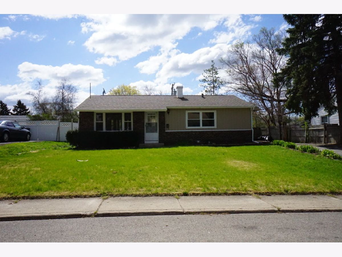  For Sale Carpentersville Illinois, 108 Mora Road