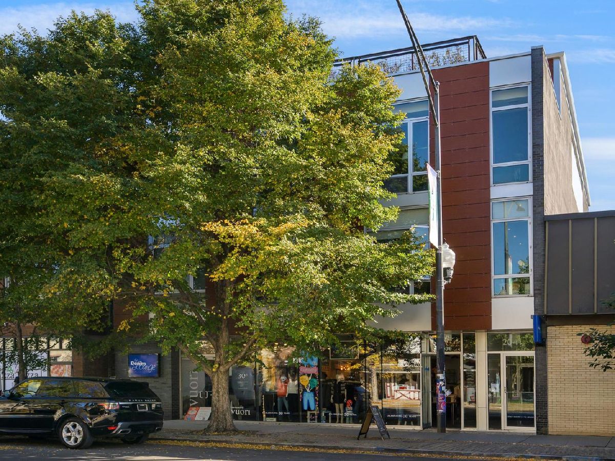  For Sale Chicago Illinois, 2041 Roscoe Street