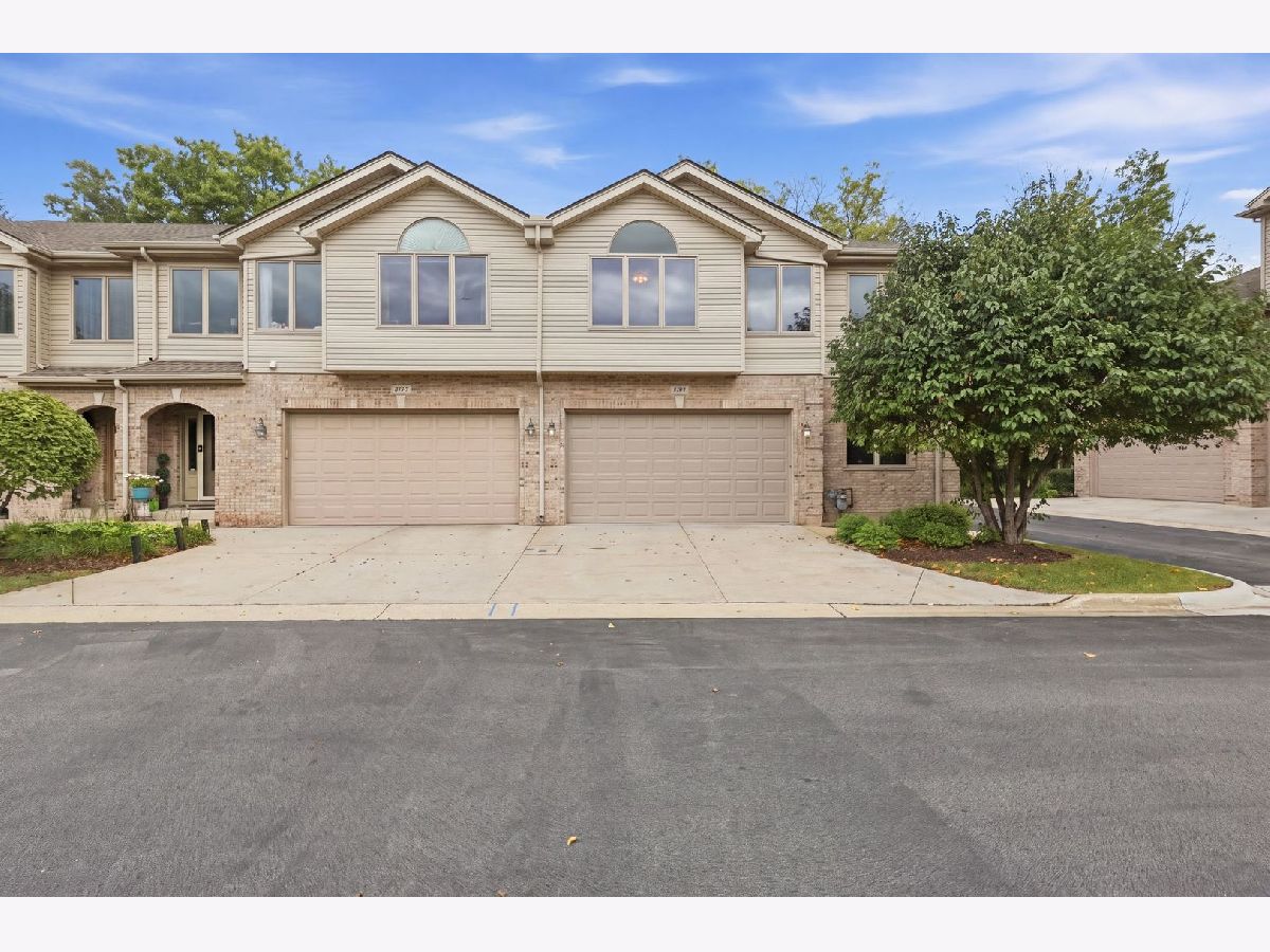  For Sale Roselle Illinois, 691 Nerge Road