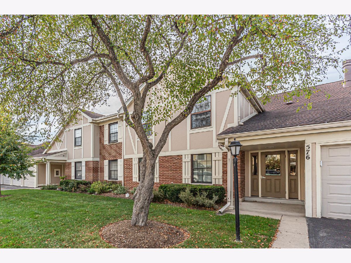  For Sale Wheeling Illinois, 576 Greystone Lane