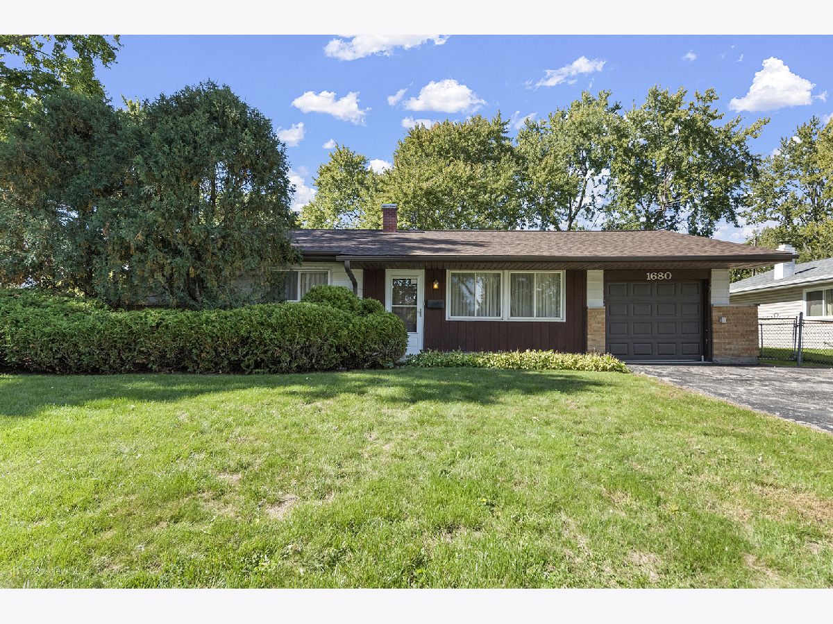 Homes For Sale Highlands Hoffman Xxi Hoffman Estates Illinois, 1680 Pierce Road