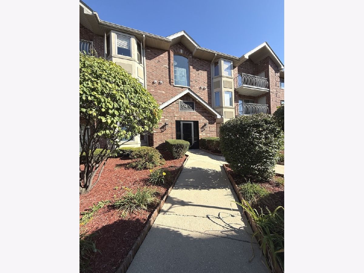 Condominiums For Sale Clara Court Oak Lawn Illinois, 9410 Melvina Avenue
