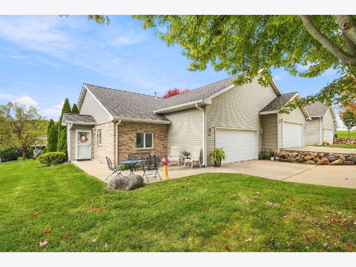  For Sale Ottawa Illinois, 2518 Reynolds Manor Drive