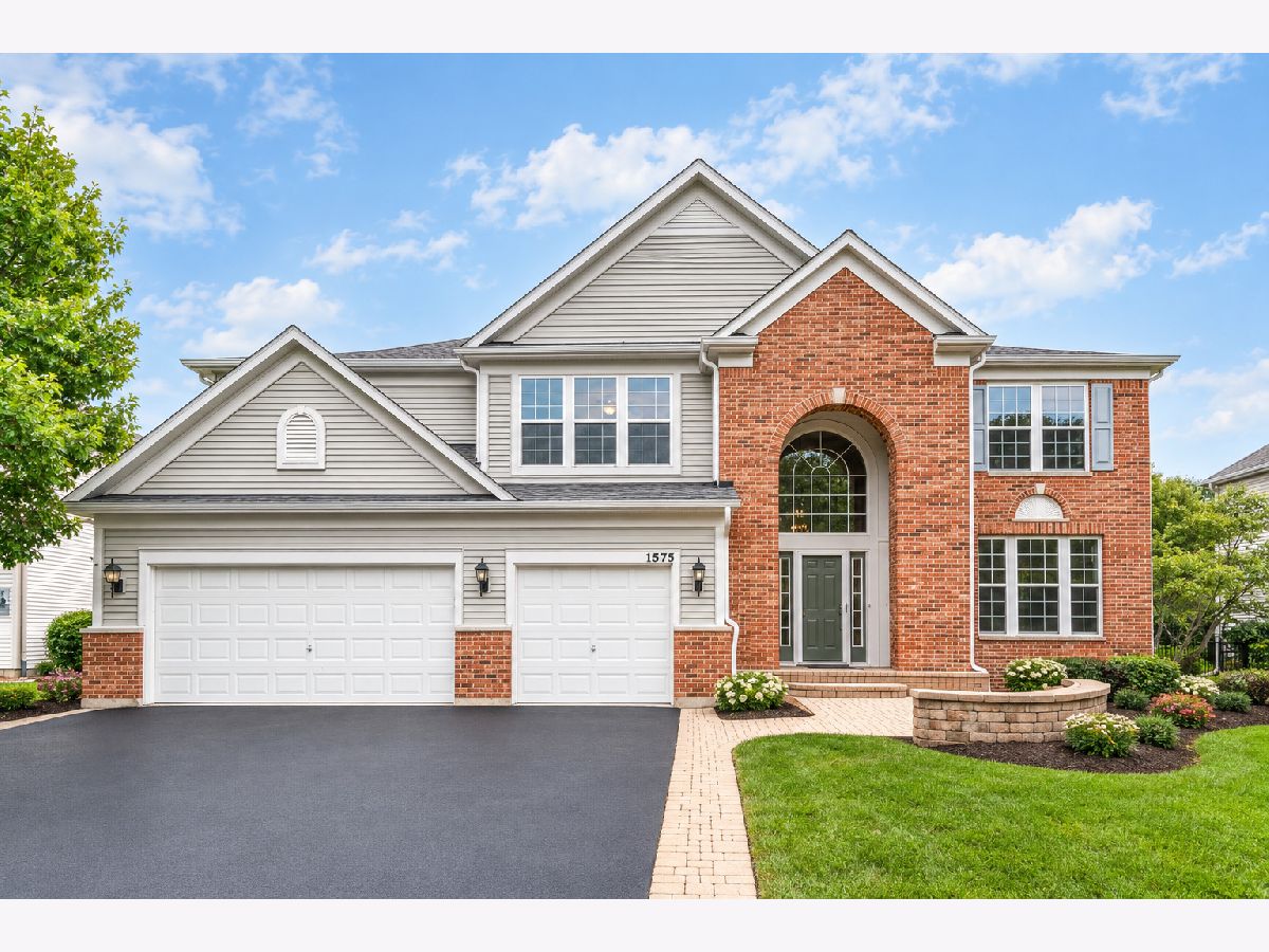  For Sale Lindenhurst Illinois, 1575 Mcclellan Drive