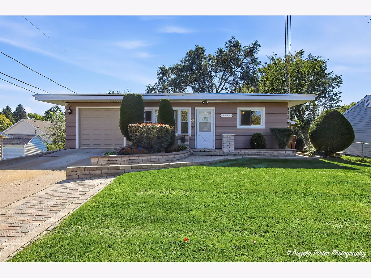  For Sale Woodstock Illinois, 1746 Walnut Drive