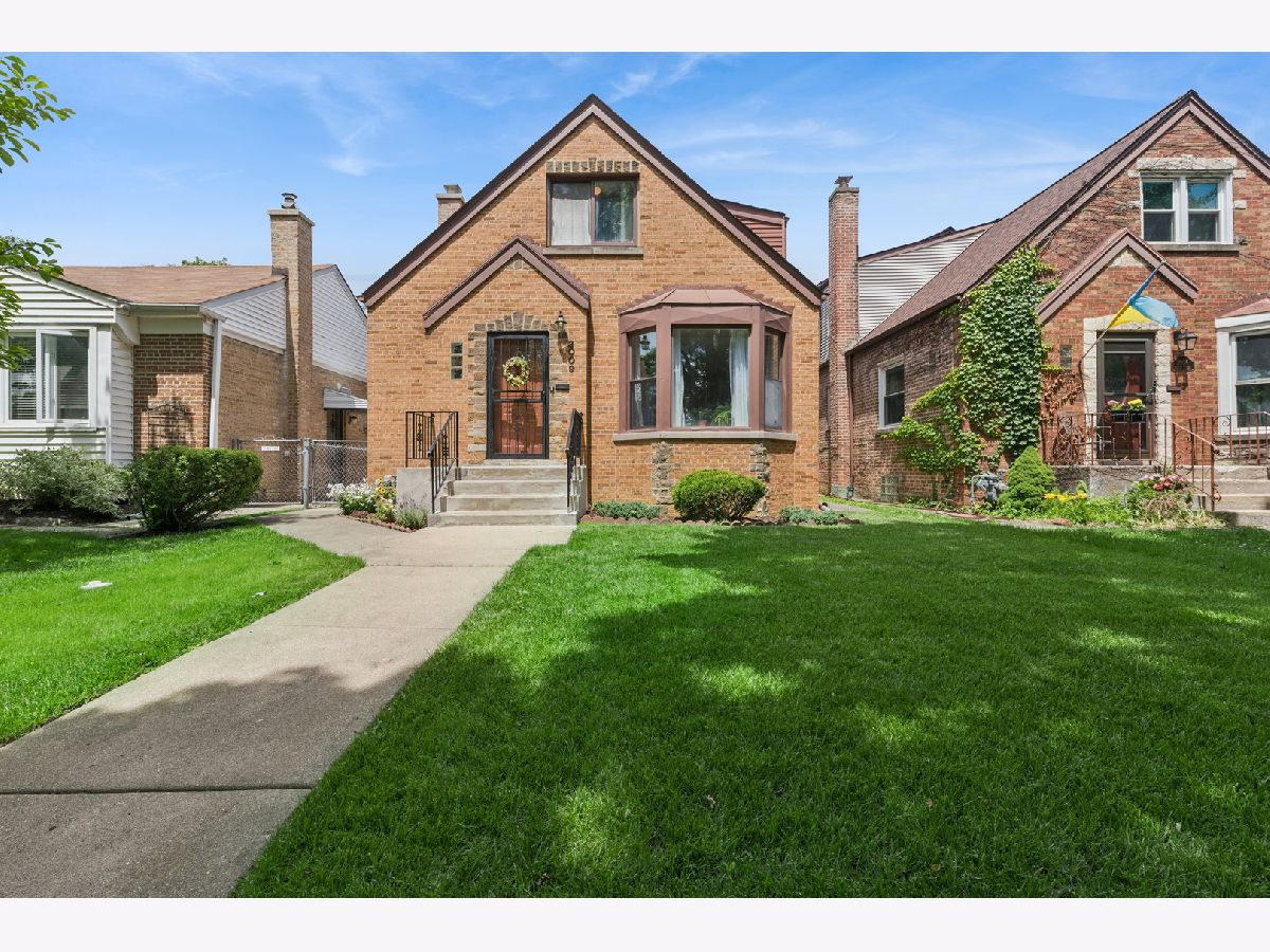 For Sale Evanston Illinois, 2009 Keeney Street