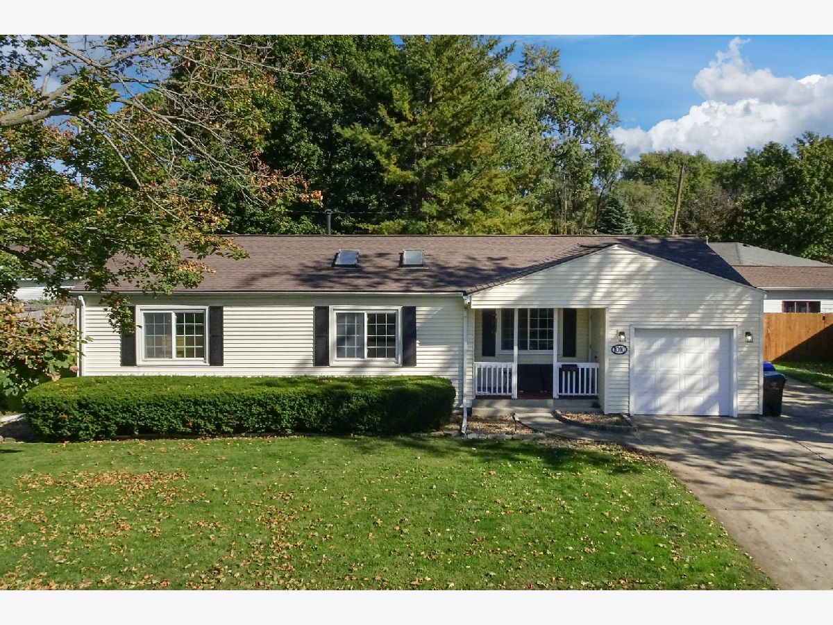  For Sale Bloomington Illinois, 1010 Mcgregor Street