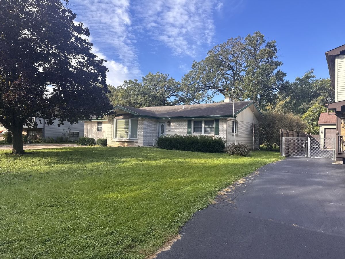 For Sale Lindenhurst Illinois, 424 Northgate Road