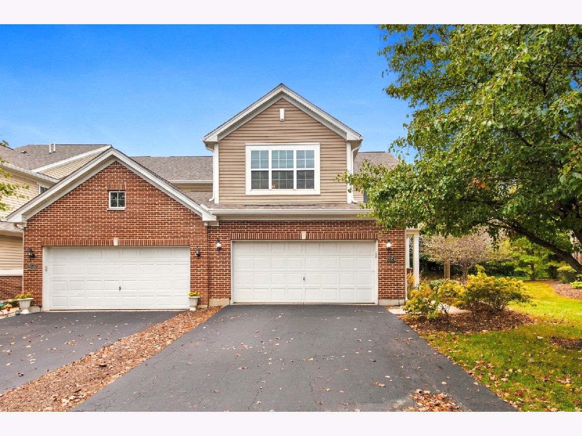 Townhomes For Sale Savannah Crossing Aurora Illinois, 2850 Church Road