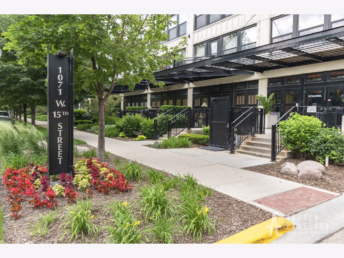 Condominiums For Rent University Commons Chicago Illinois, 1071 15th