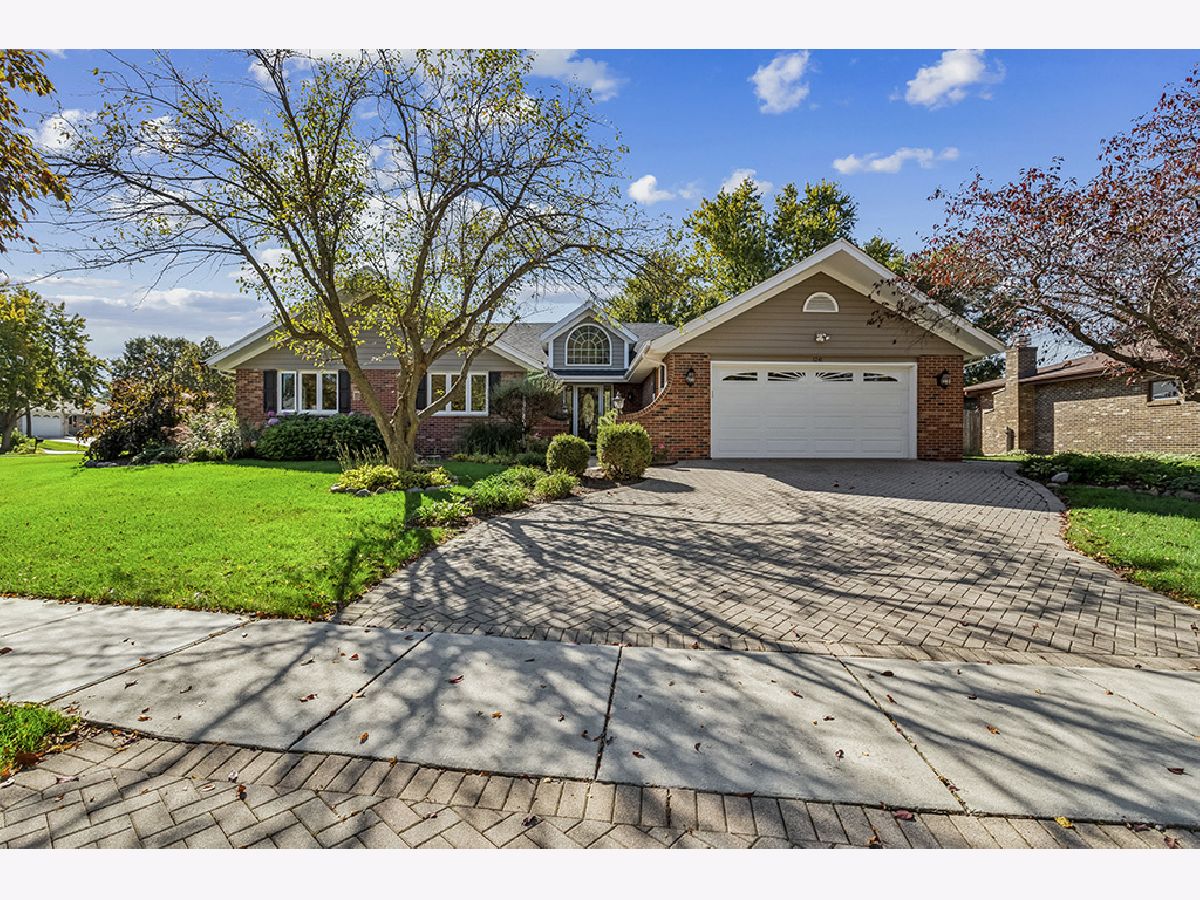  For Sale Lockport Illinois, 1241 Illini Drive