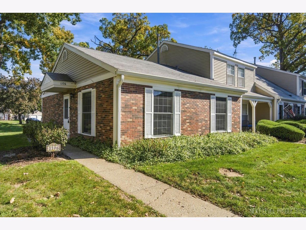  For Sale Cary Illinois, 1106 Oak Valley Drive