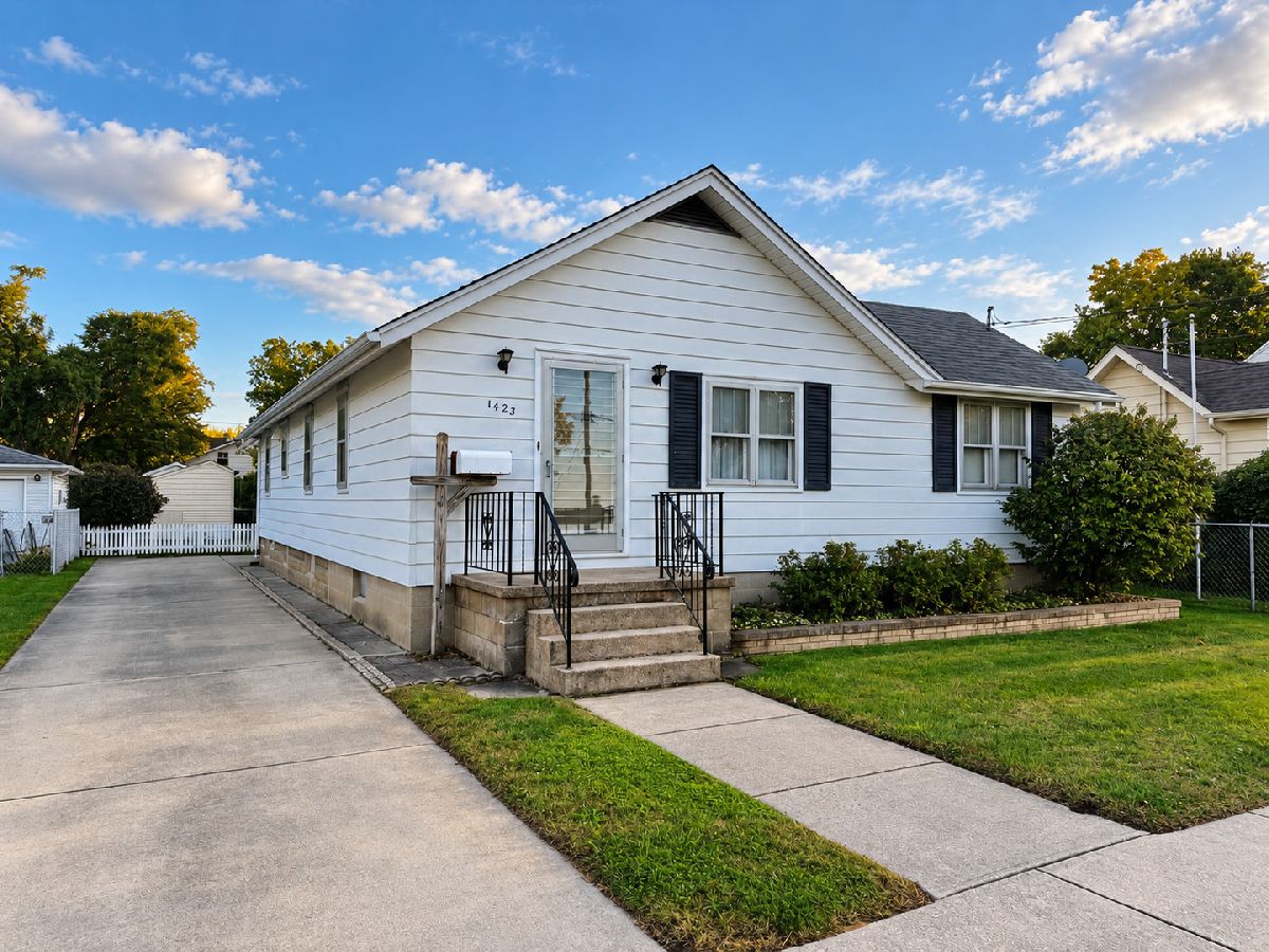  For Sale Ottawa Illinois, 1423 Jefferson Street