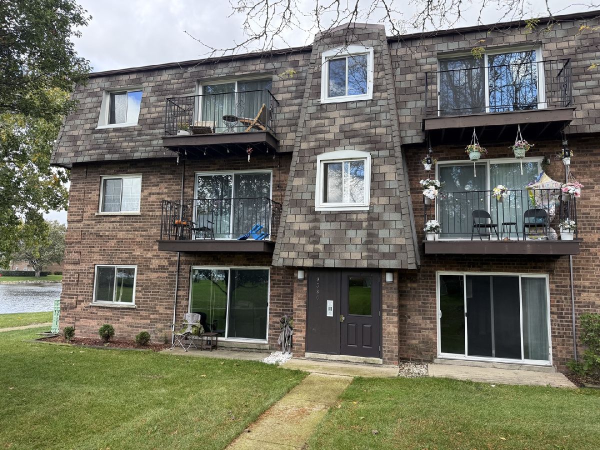  For Sale Des Plaines Illinois, 9386 Bay Colony Drive