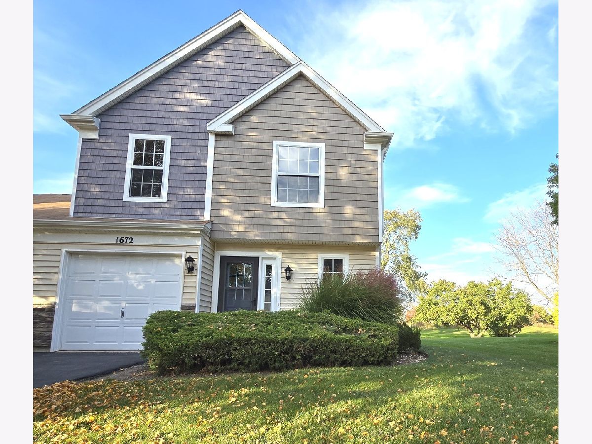 Townhomes & Homes For Sale College Green Elgin Illinois, 1672 Pebble Beach Circle