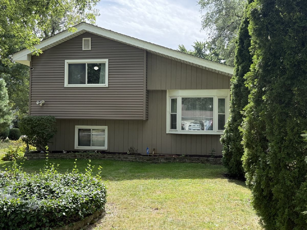  For Sale West Chicago Illinois, 29W313 Ray Avenue