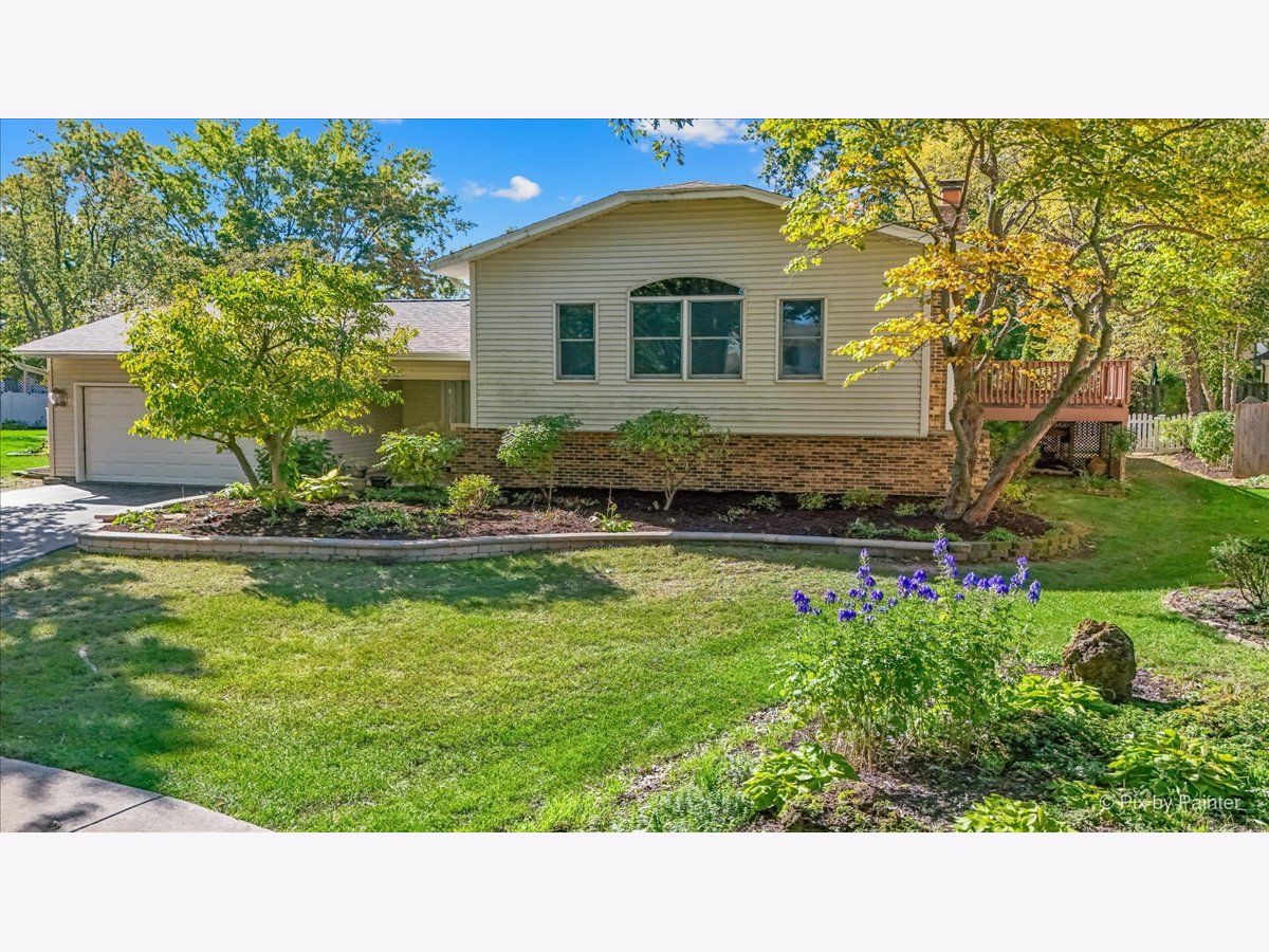 Homes For Sale Falconridge Bolingbrook Illinois, 1017 Londonberry Court