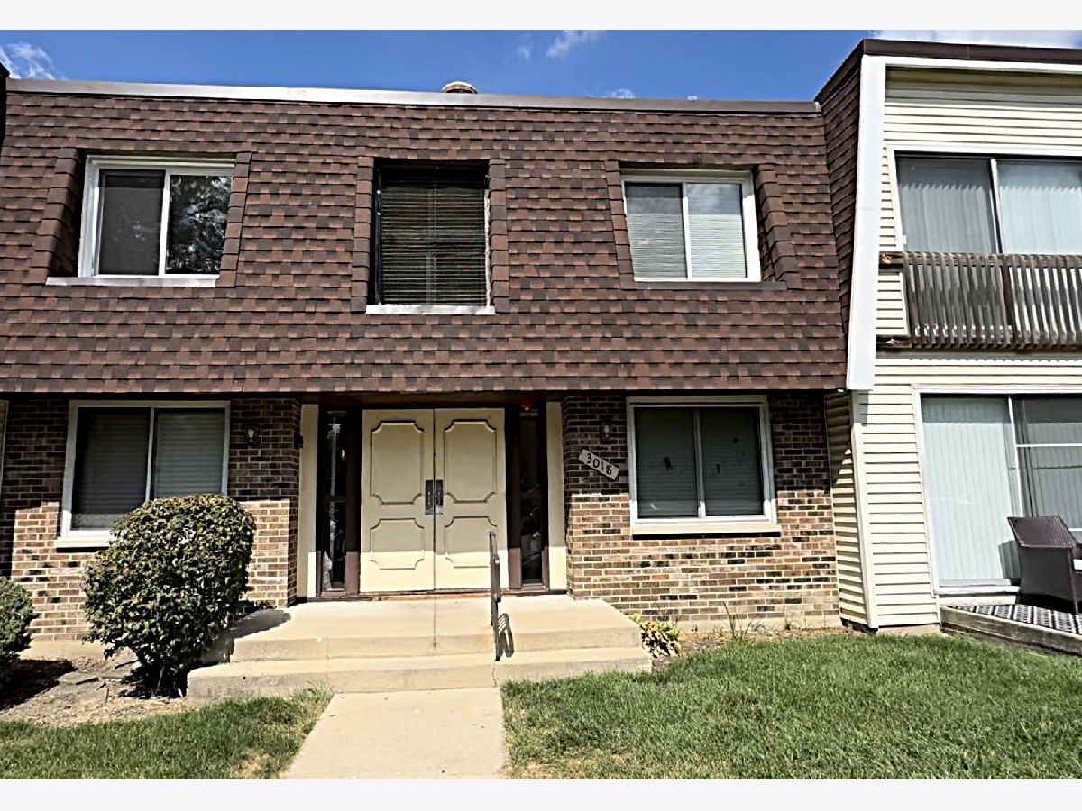  For Rent Woodridge Illinois, 3018 Roberts