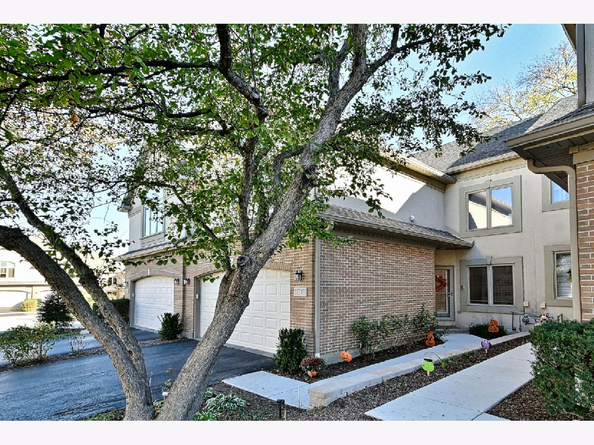 For Sale Palatine Illinois, 1043 Sutton Court