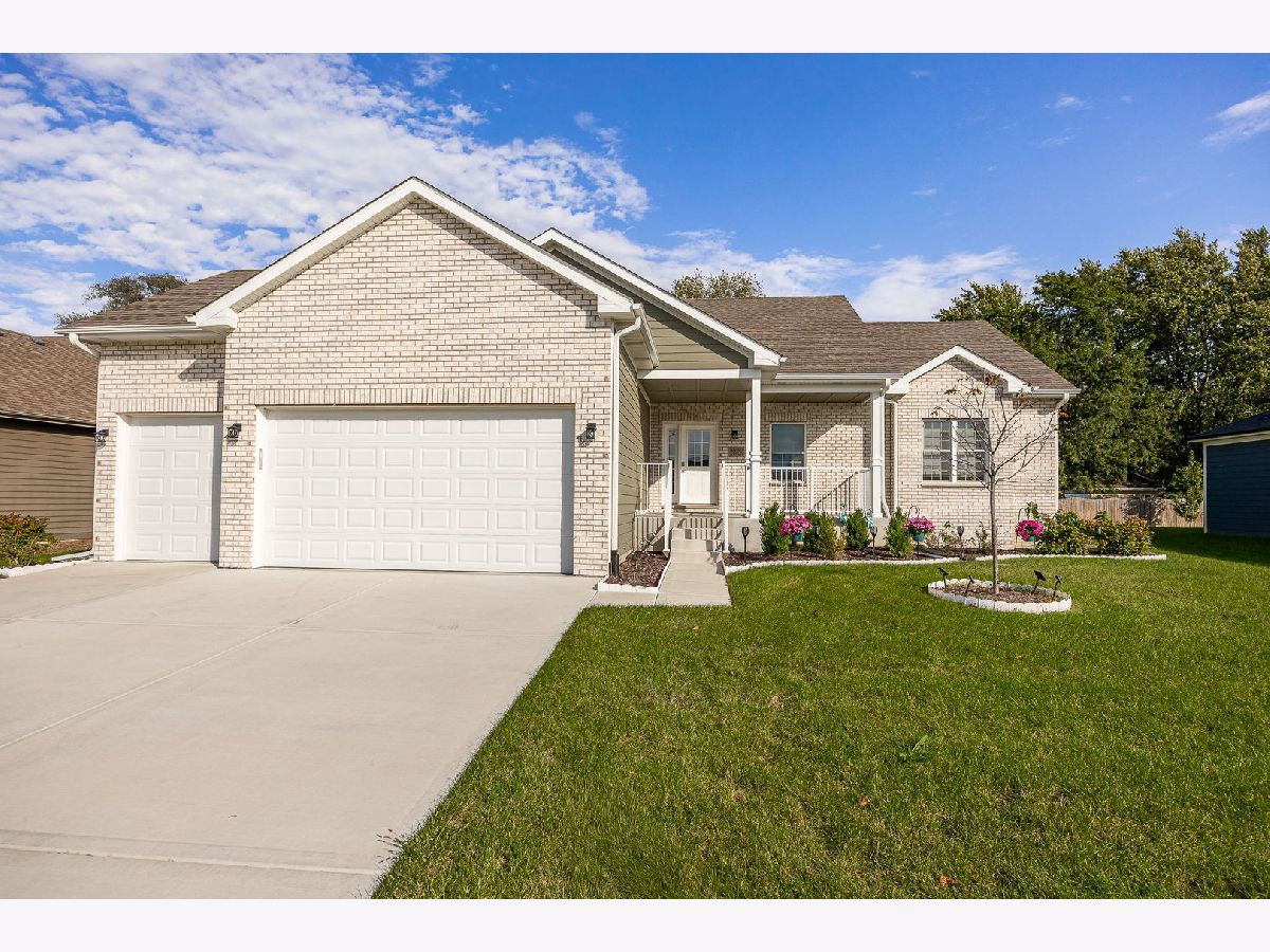  For Sale Shorewood Illinois, 20929 Lakewoods Lane