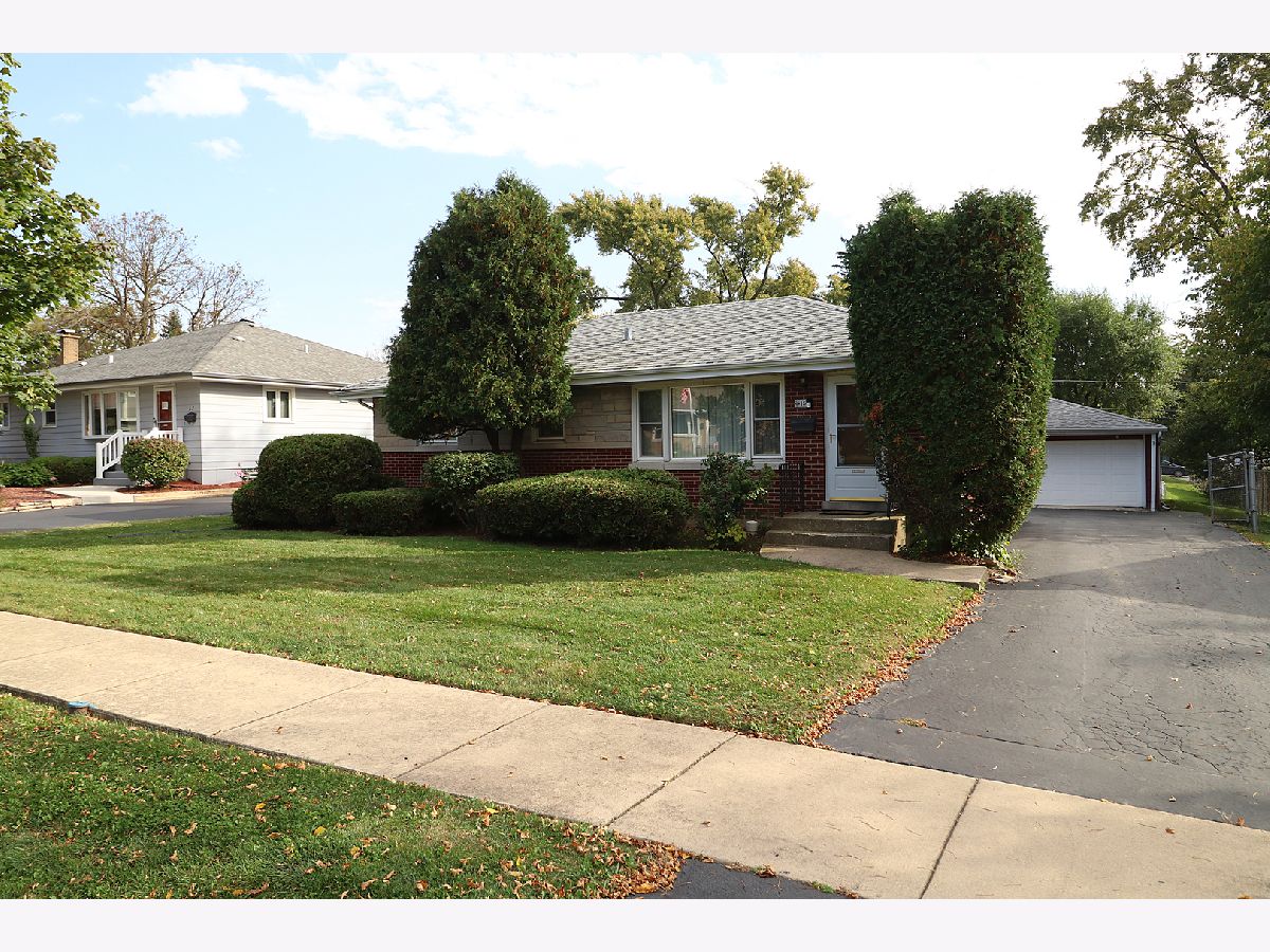  For Sale Downers Grove Illinois, 15 8th Street