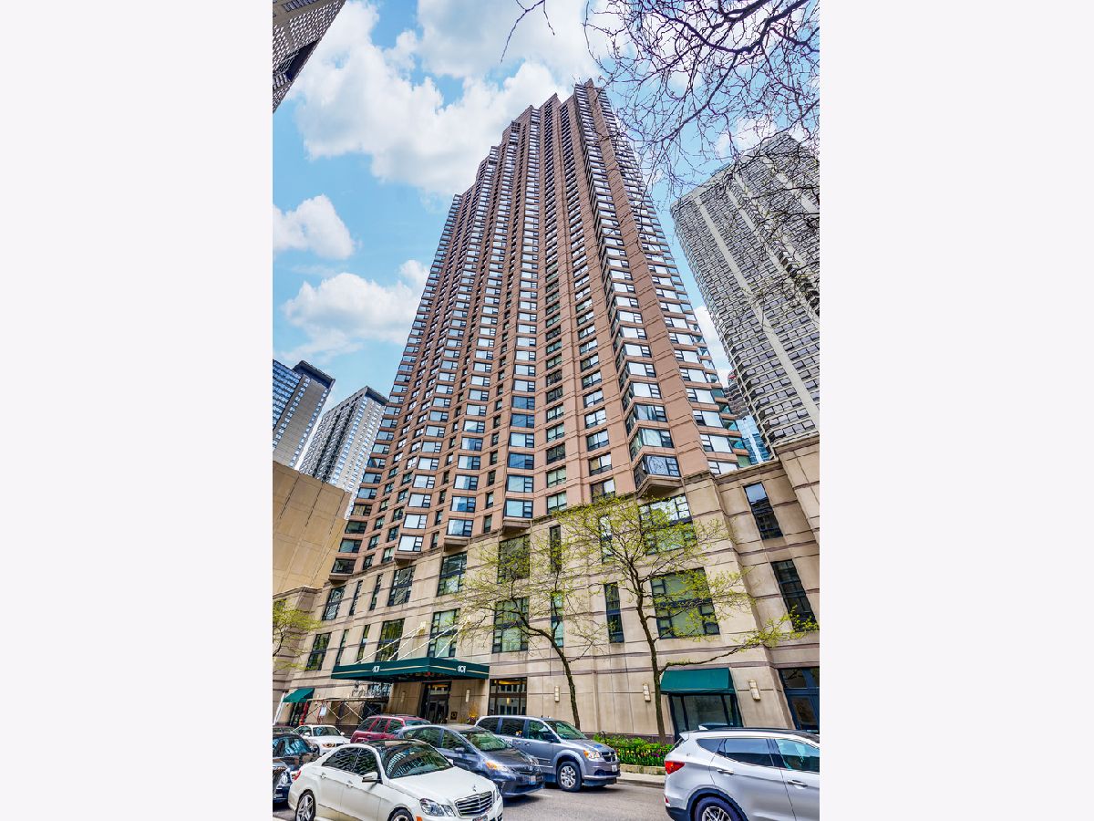  Rented Chicago Illinois, 401 Ontario