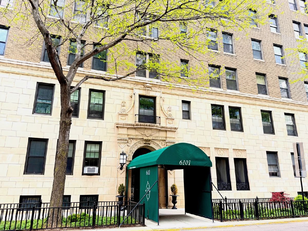  For Sale Chicago Illinois, 6101 Sheridan Road