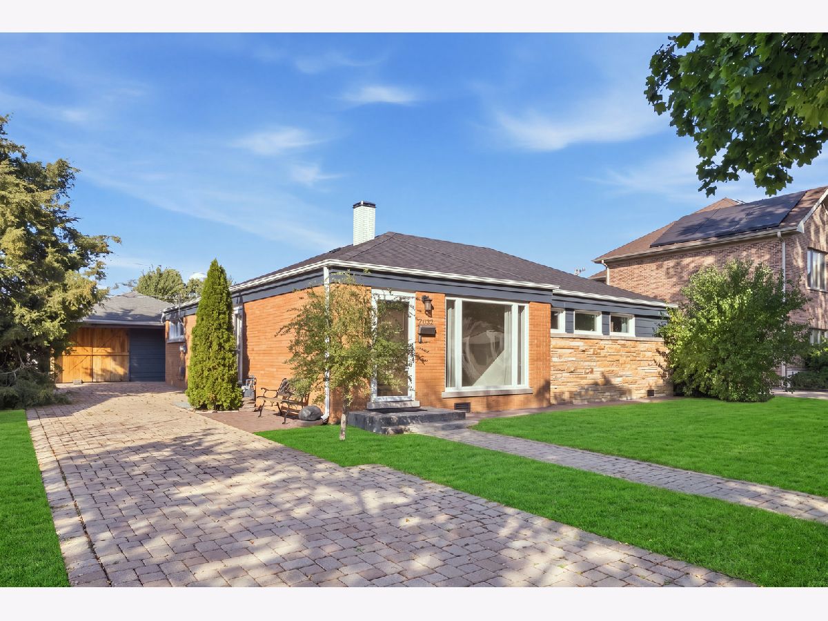  For Sale Morton Grove Illinois, 7032 Emerson Street