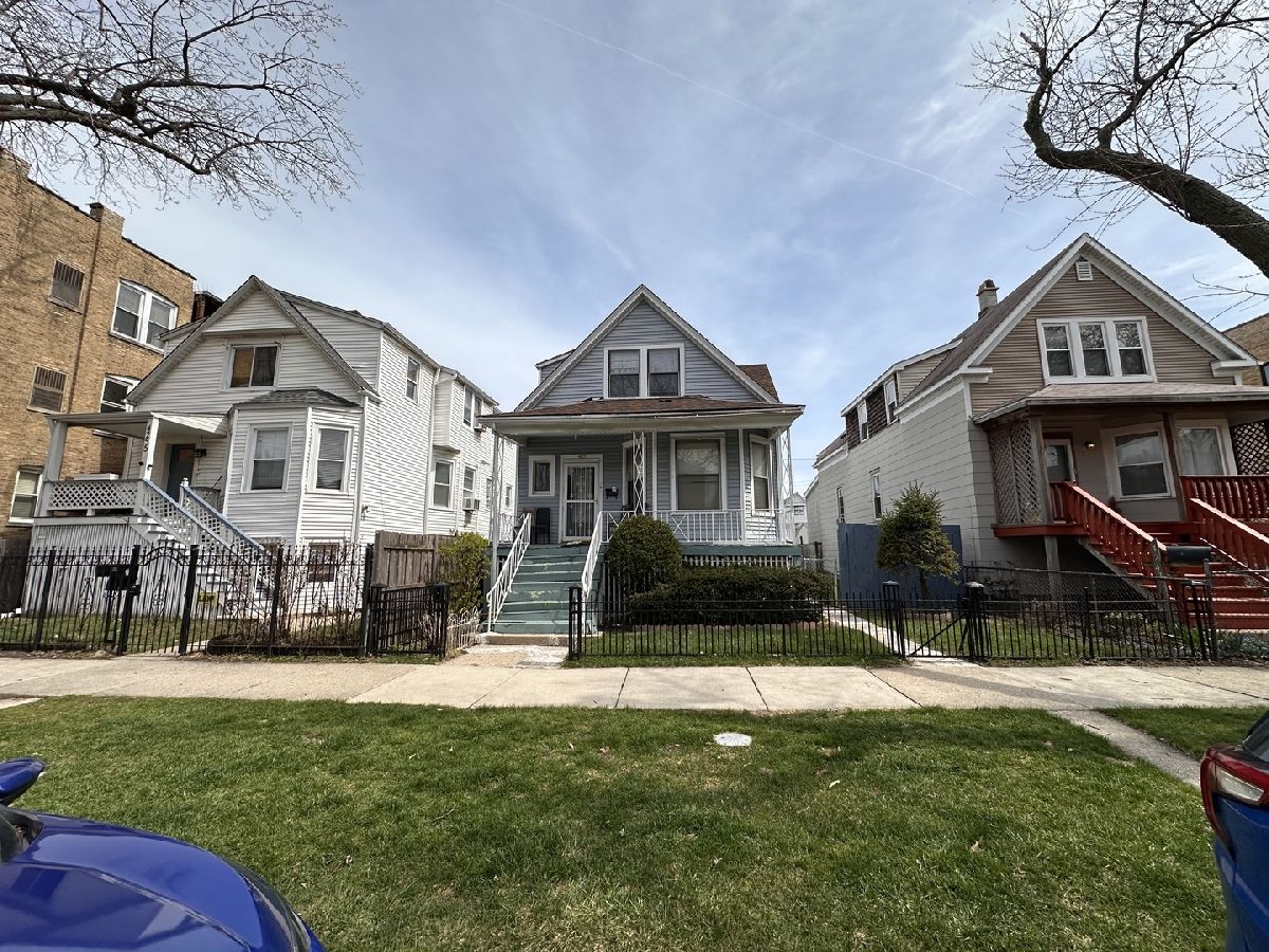  For Sale Chicago Illinois, 4251 Whipple Street