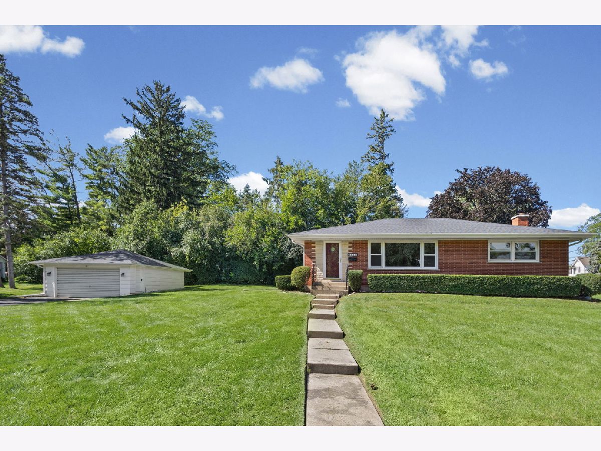  For Sale Antioch Illinois, 1010 Laursen Court