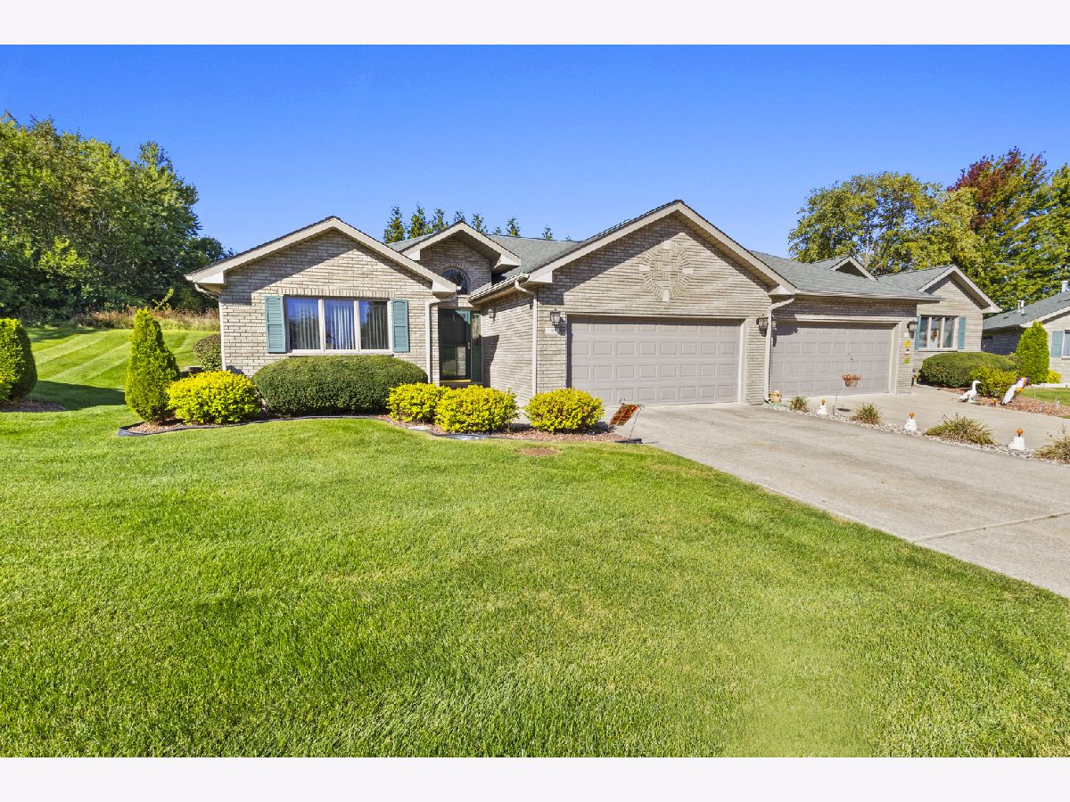  For Sale Grant Park Illinois, 9 Hilgert Court