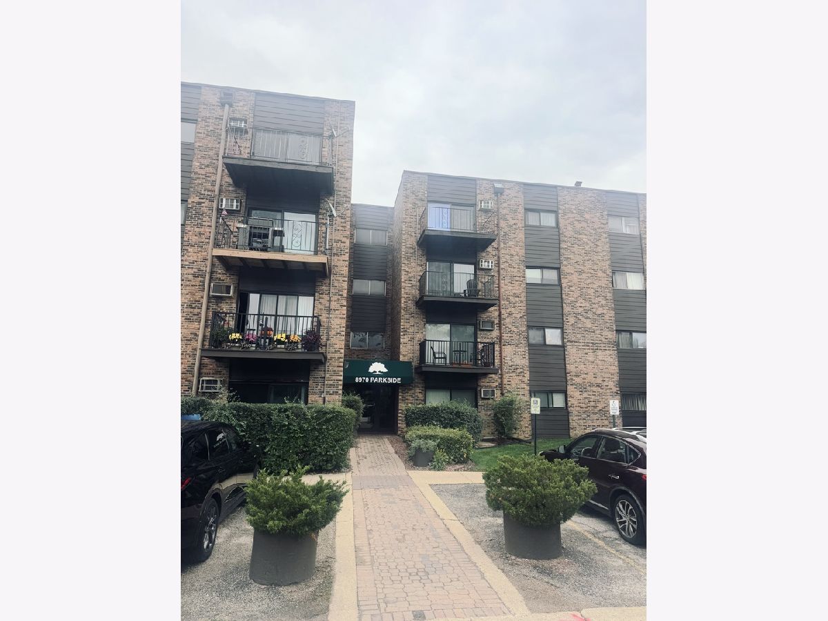  For Sale Des Plaines Illinois, 8970 Parkside Avenue