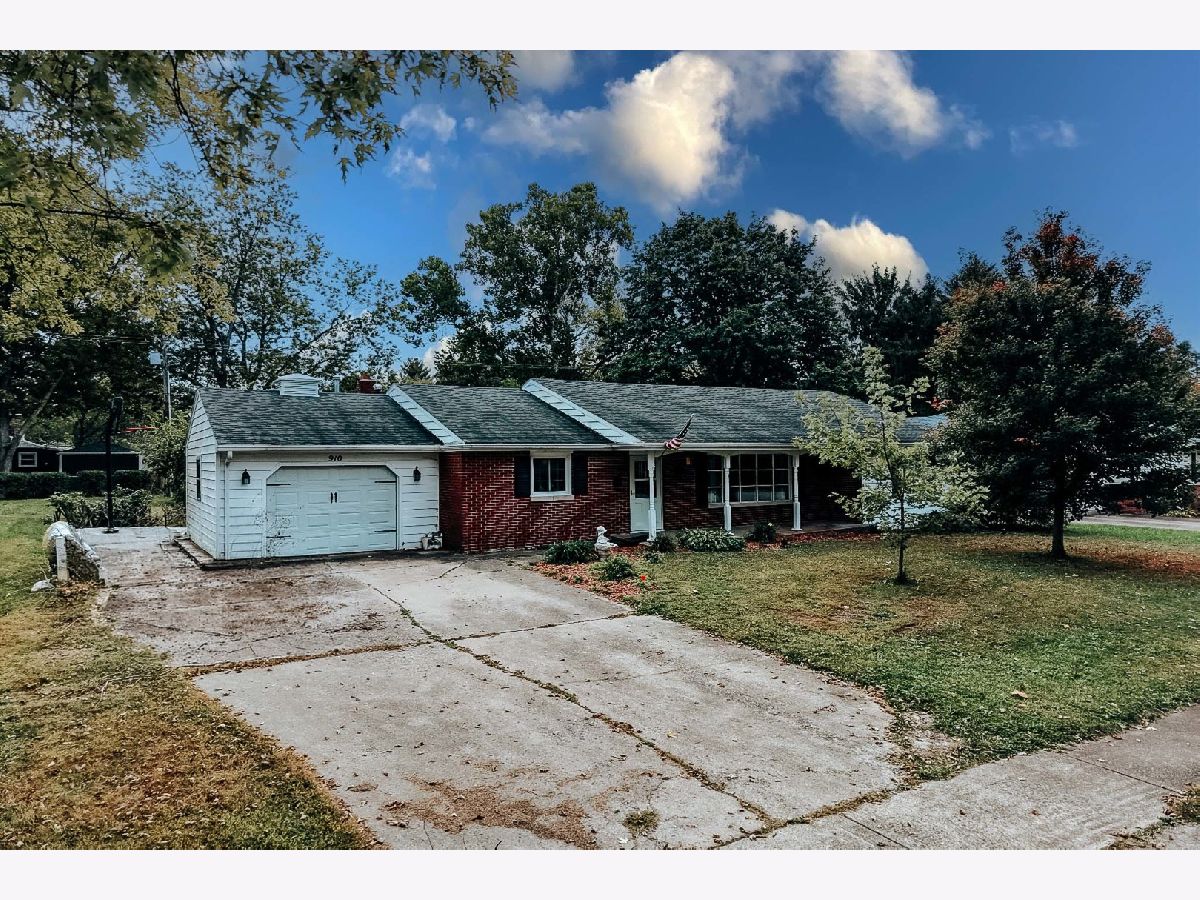  For Sale Watseka Illinois, 910 4th Street