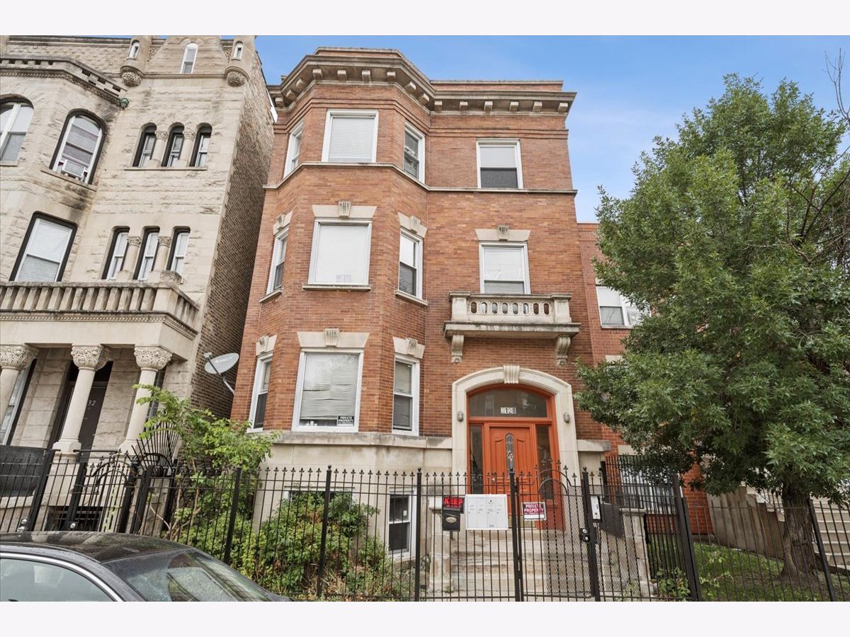  For Sale Chicago Illinois, 3128 Warren Boulevard