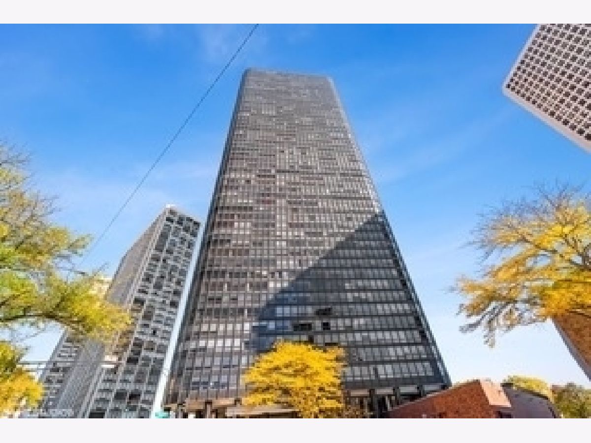  For Sale Chicago Illinois, 5415 Sheridan Road