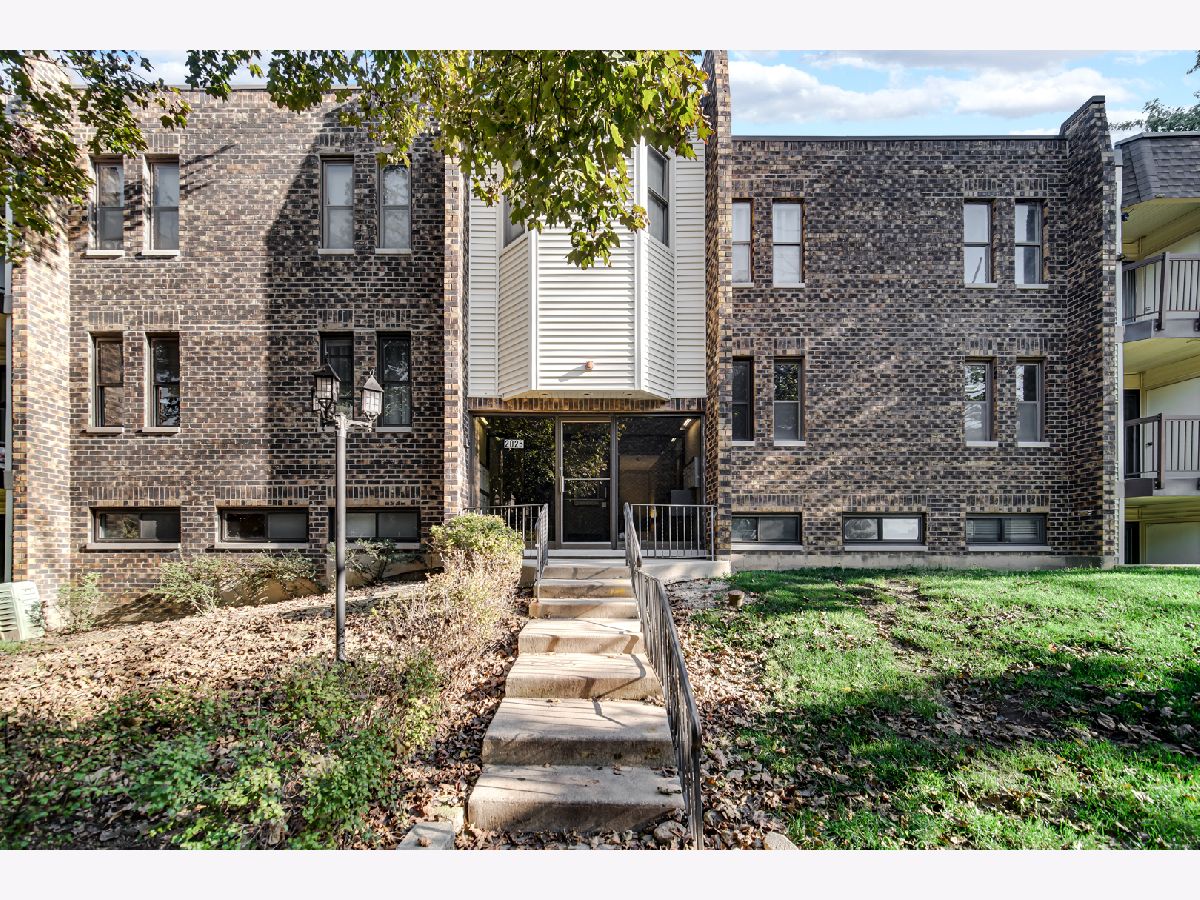  For Sale Woodridge Illinois, 2025 Country Club Drive