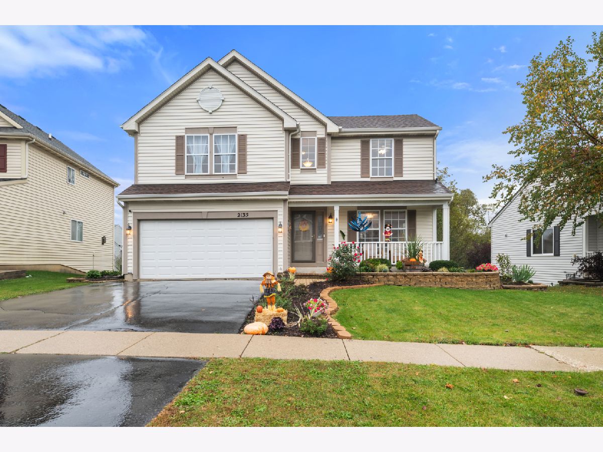  For Sale Round Lake Illinois, 2135 Columbine Court