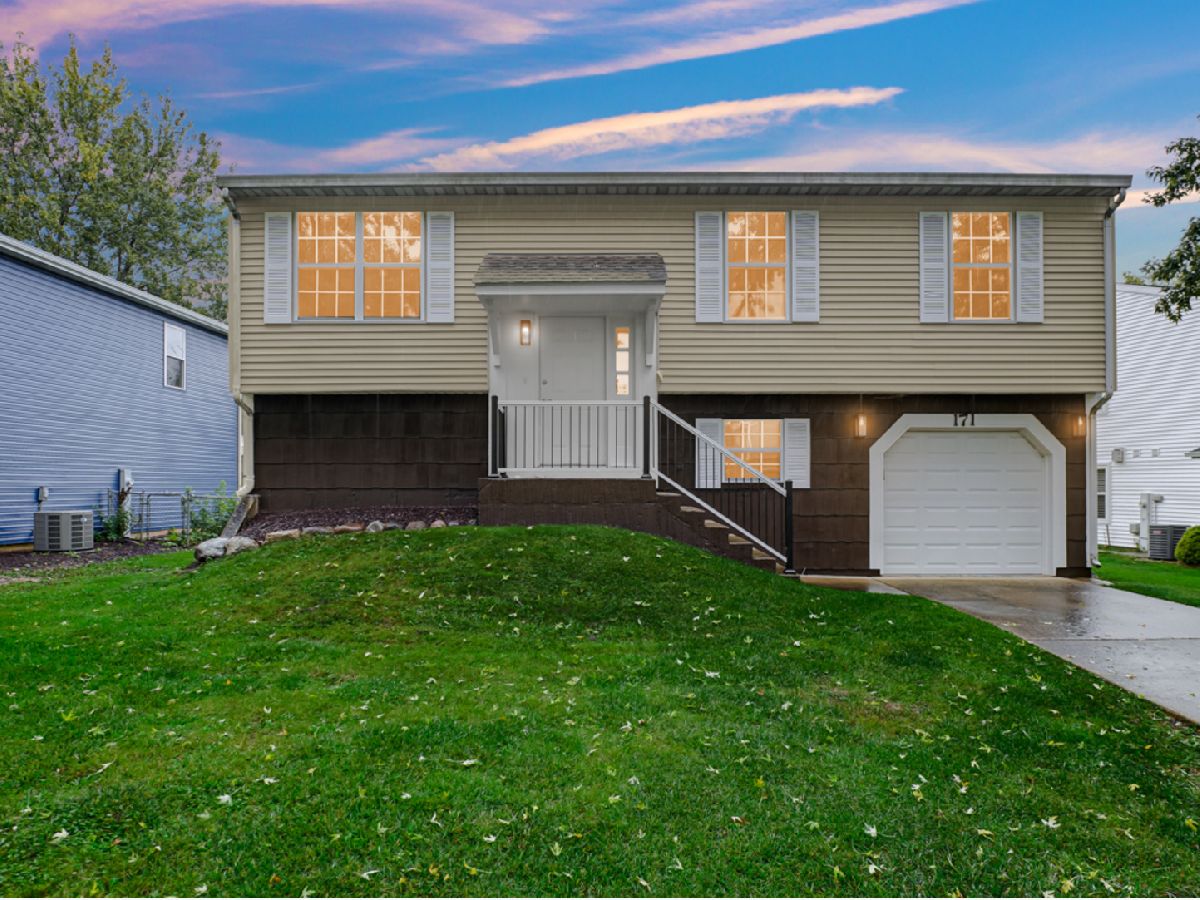  For Sale Bolingbrook Illinois, 171 Glen Lake Drive