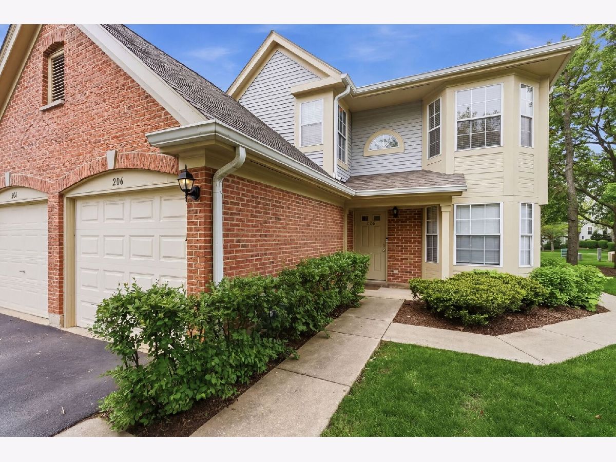  For Sale Schaumburg Illinois, 206 Glasgow Lane